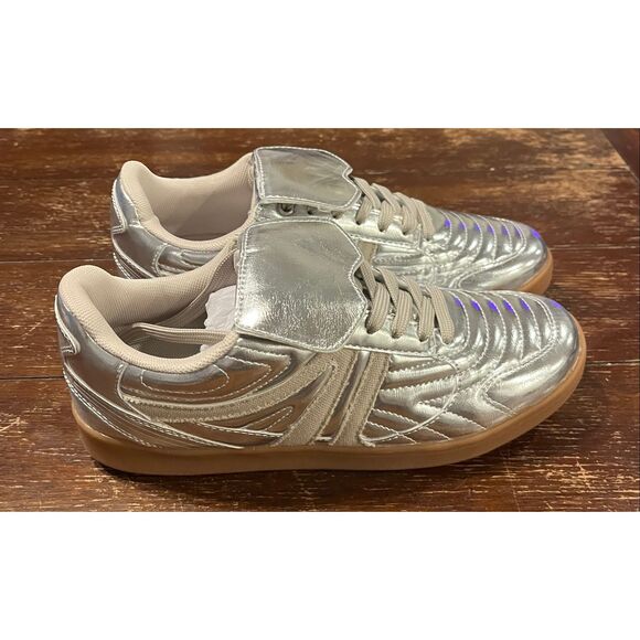 STEVE MADDEN MADRID SNEAKER SILVER Size 8 - Picture 3 of 7